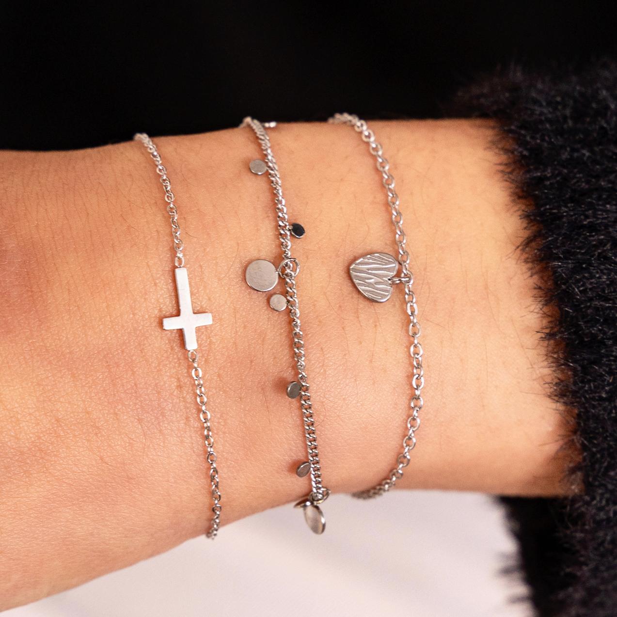 Bracelet charm cross